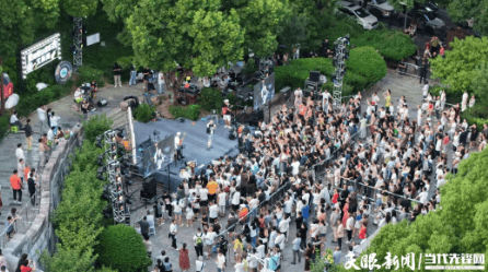 城!贵阳奏响演艺经济最强音新葡京博彩看一场演出游一座(图7) 城!贵阳奏响演艺经济最强音新葡京博彩看一场演出游一座(图7)