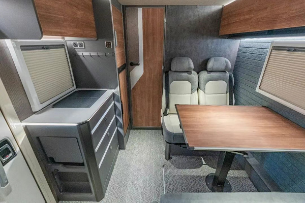 奥房车高端越野车型交付阿联酋澳门新葡京网页驶入中东!新吉(图2) 奥房车高端越野车型交付阿联酋澳门新葡京网页驶入中东!新吉(图2)